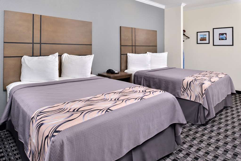Americas Inn & Suites Iah North Humble Bilik gambar